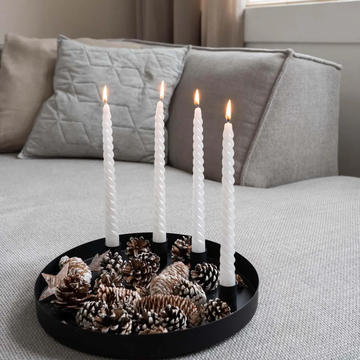 4 Gedrehte Kerzen, Weiß Metallic, Paraffin, 25 Cm