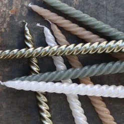 4 Gedrehte Kerzen, Weiß Metallic, Paraffin, 25 Cm