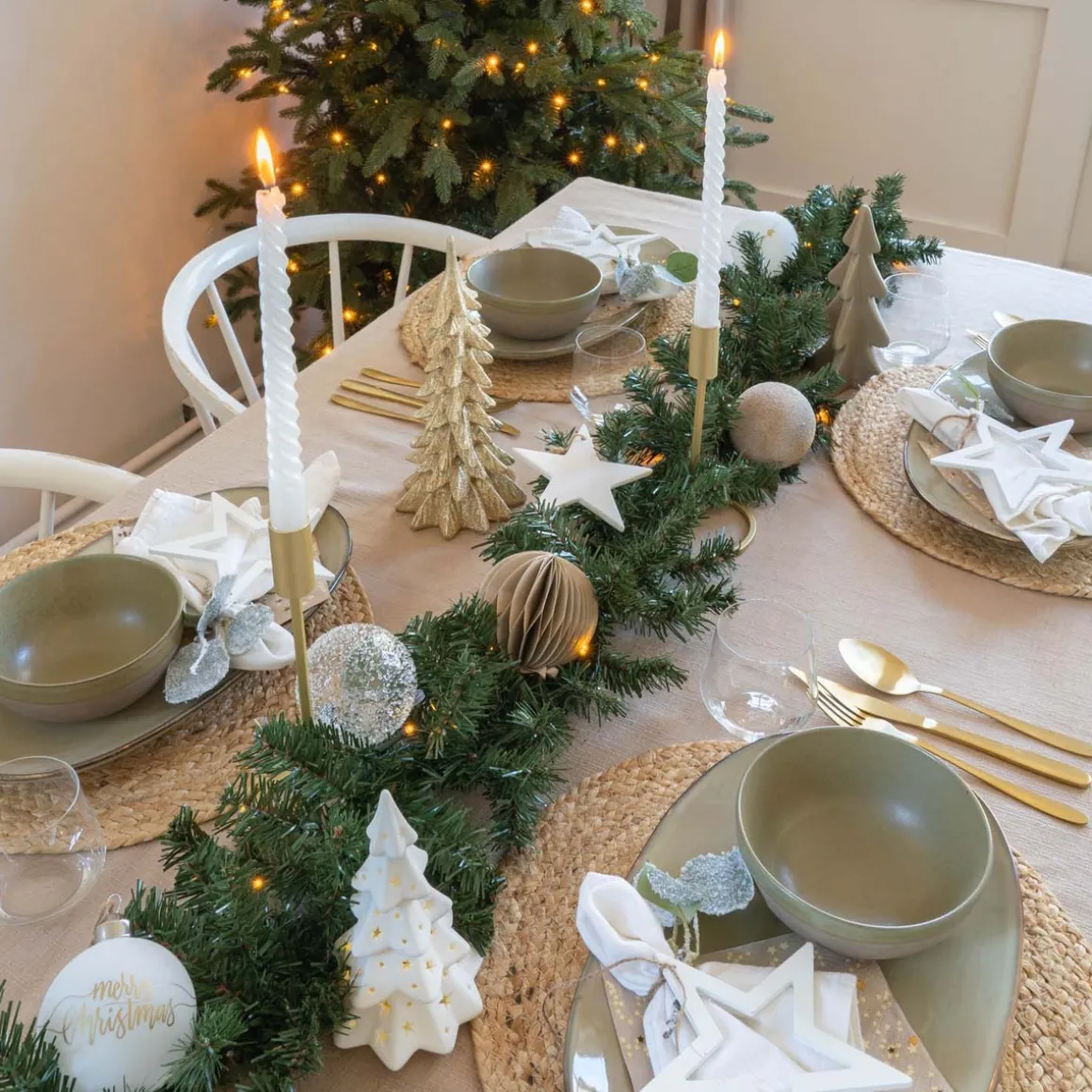 4 Gedrehte Kerzen, Weiß Metallic, Paraffin, 25 Cm