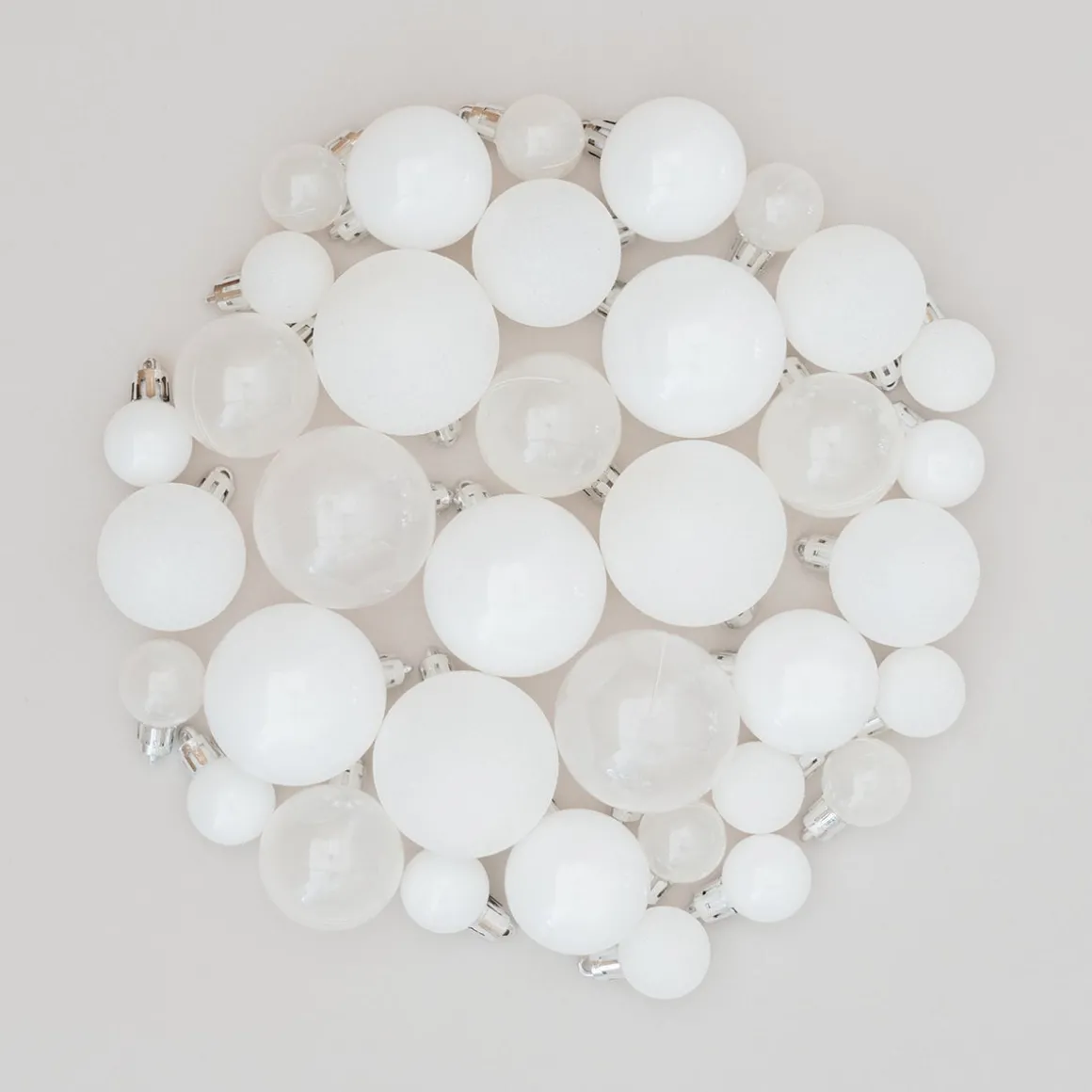36 Kleine Weihnachtskugeln Weiß, Aus Kunststoff