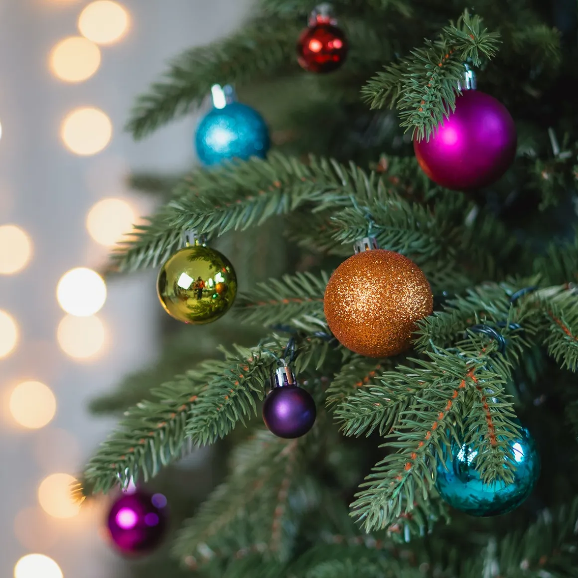 36 Kleine Weihnachtskugeln Bunt, Kunststoff, 2,5-5 Cm