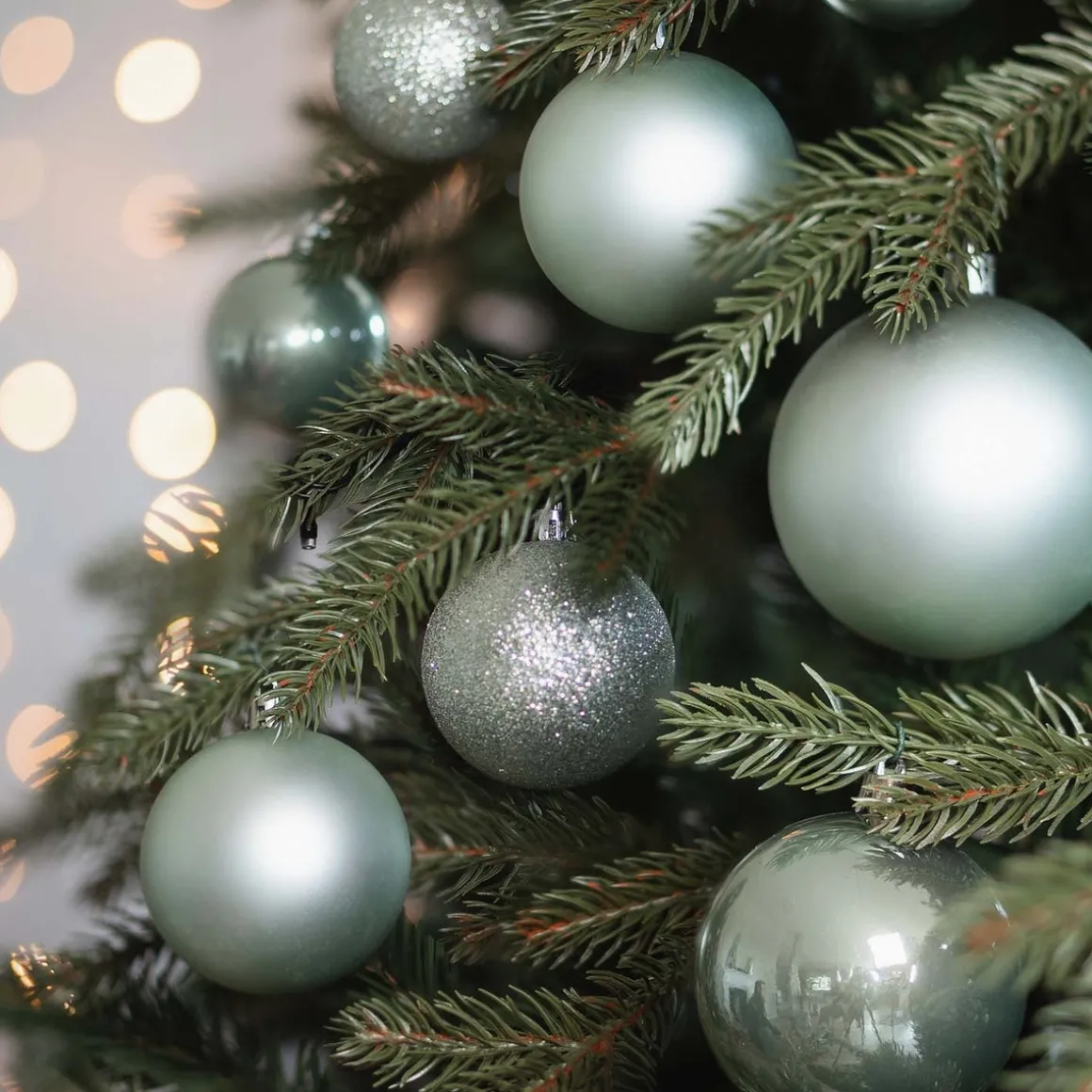 44 Weihnachtskugeln, Eukalyptus, Kunststoff, 5-8 Cm