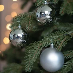 12 Weihnachtskugeln Silber, Aus Kunststoff, 7 Cm