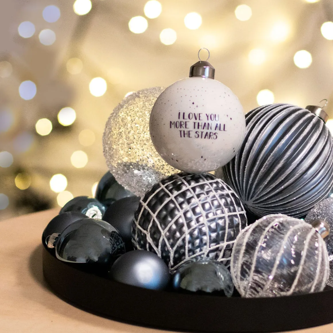 Besondere Weihnachtskugel „Love You More“, Weiß, Glas, 8 Cm