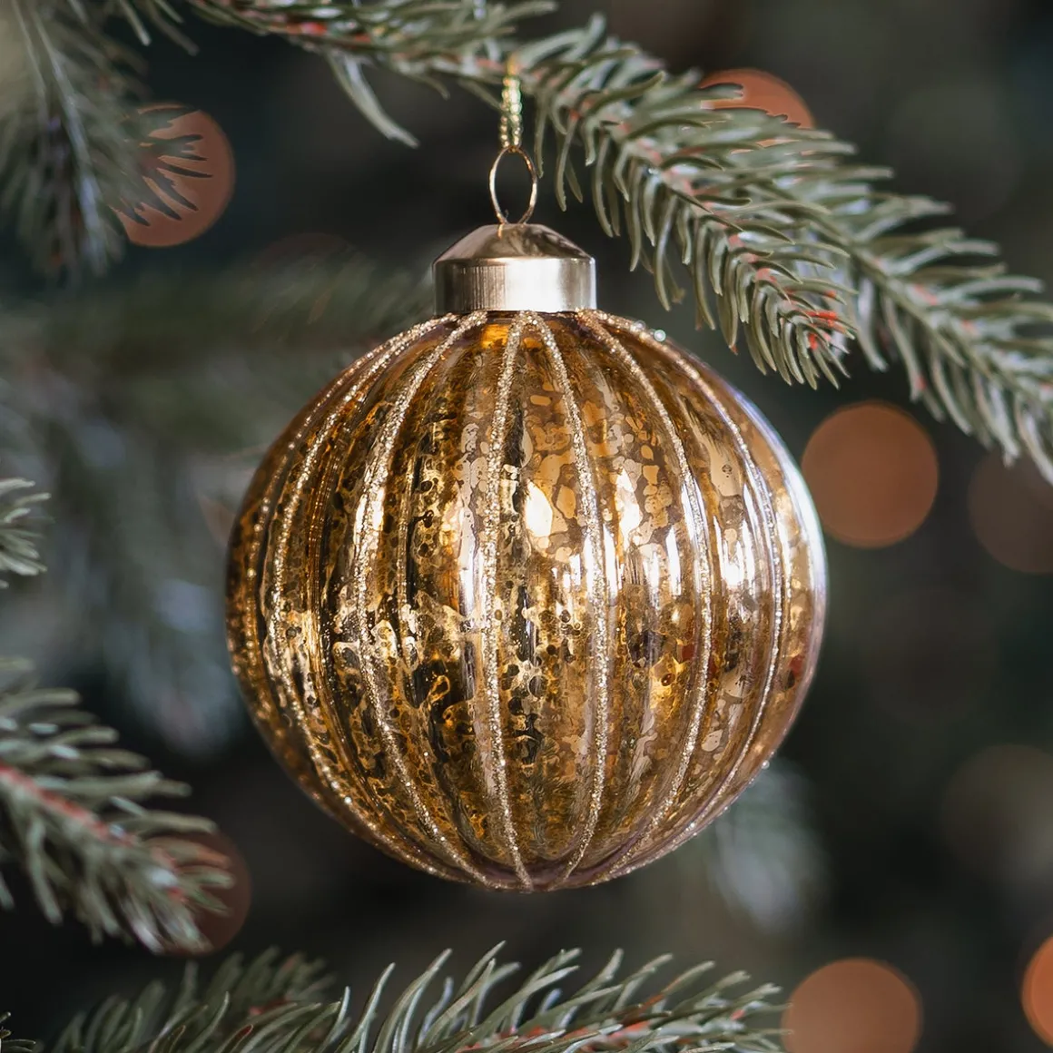 Elegante Bronzene Weihnachtskugel Mit Craquelé-Vintage-Look