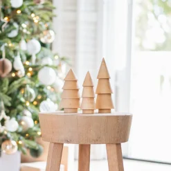 Holz-Weihnachtsbaum Mit Schlichtem Design