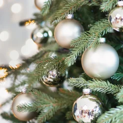 Luxuriöses Leicht Goldenes Weihnachtskugel-Set 44 Stück In Praktischer Box