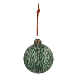 Mattgrüne Weihnachtskugel Mit Natürlicher Linienführung