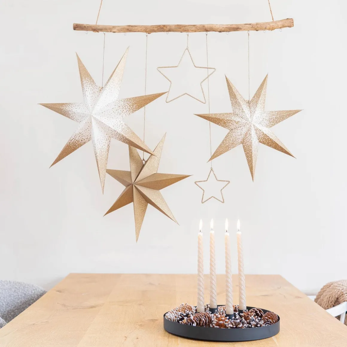 Papierstern, Weiß, Mit Goldglitzer & Lochmuster, 60 Cm