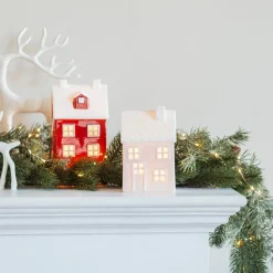 Süßes Rosa Weihnachtshaus Aus Porzellan