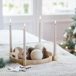 Set Aus 4 Goldenen Kerzenhaltern Für Tabletts