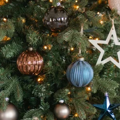 Stilvolle Blaue Weihnachtskugel Mit Filzstreifen