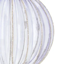 Transparente Lavendelfarbene Weihnachtskugel Mit Glitzer