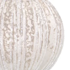 Weiße Craquelé-Vintage Weihnachtskugel Mit Glitzerstreifen