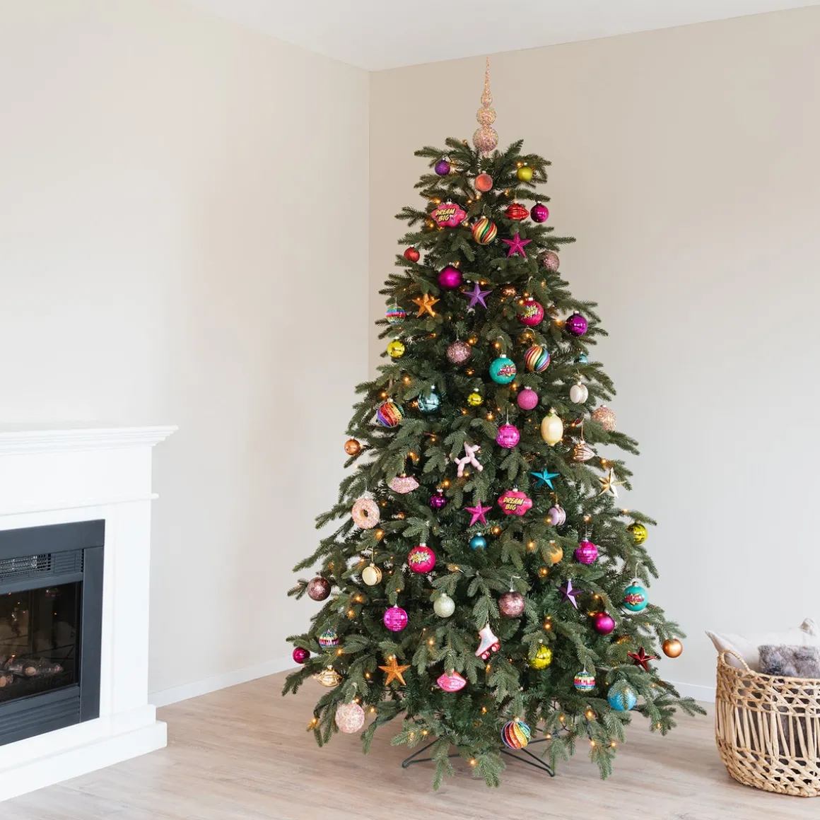 Weihnachtsbaumpaket 'Sparkling Celebration': Bunte Kugeln Und Fröhliche Ornamente