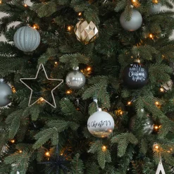 Weihnachtsbaumschmuckpaket 'Modern Elegance': Moderne Ornamente Und Luxuriöse Materialien